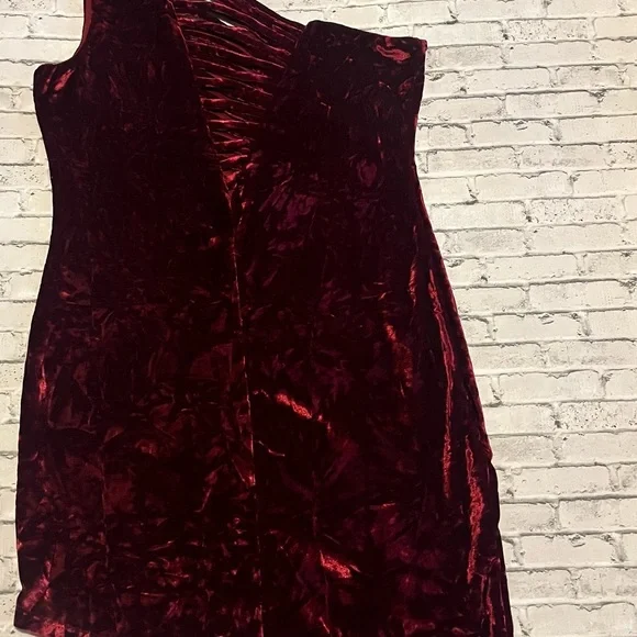Charlotte Russe Burgundy Asymmetrical Velvet Dress Size Large - Picture 2 of 10